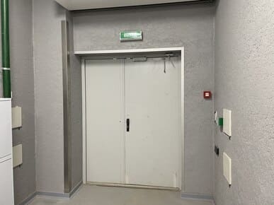 портальный считыватель у выхода